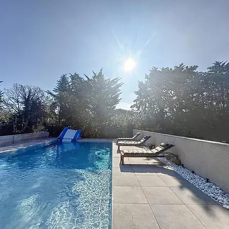 Grand Studio Avec Piscine Spa * Le Soler
